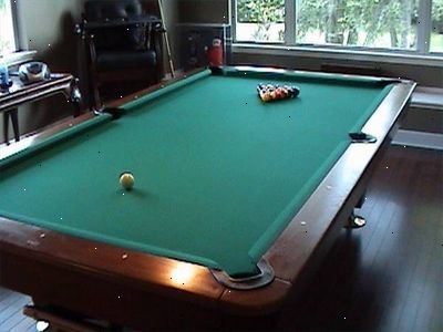 Hvordan et poolbord adskiller sig fra et billardbord. Til nogen, der har nogen interesse i billard eller snooker.