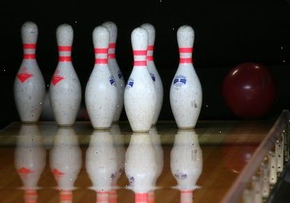 Hvordan man laver en bowling pin skabelon. Prøv at bruge et edb-program.